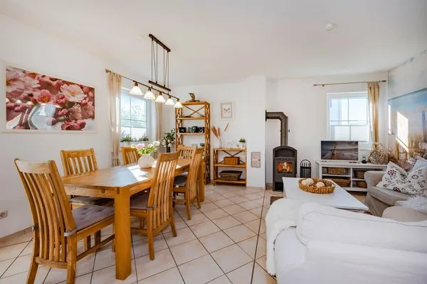 Hauptansicht  Ferienhaus Golfblick mit Sonnenterrasse und Kamin