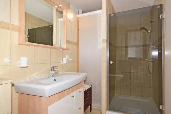 Badezimmer  Ferienwohnung Sonnenschein nur 400 m bis zum Strand