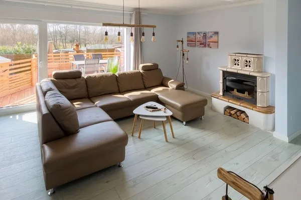 Wohnzimmer Uns Schilfhus App. Nähstube nur 100 m zum Strand mit Terrasse