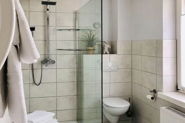 Badezimmer Uns Schilfhus App. Nähstube nur 100 m zum Strand mit Terrasse