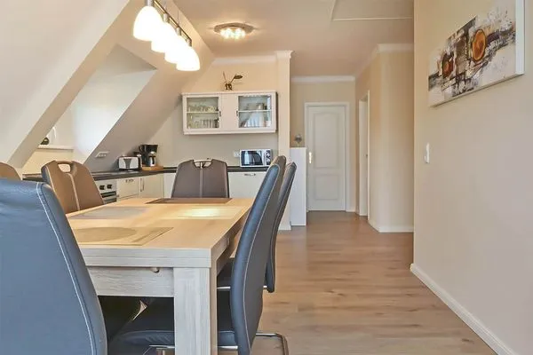 Wohnzimmer Uns Schilfhus App. Atelier mit großen Balkon und nur 100 m zum Strand