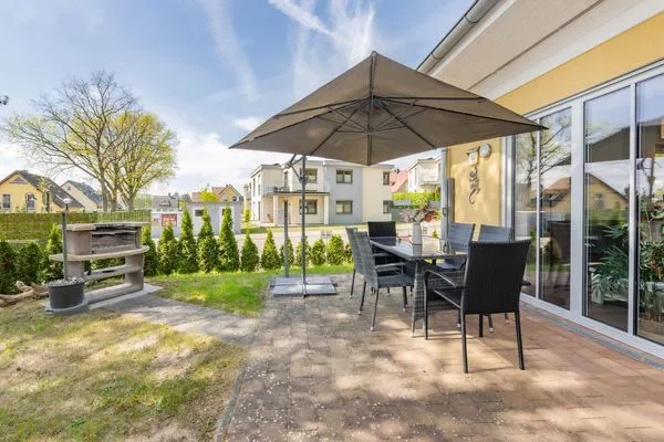 Terrasse  Ferienhaus MeerSeenSucht mit Sauna, Terrasse und Grill