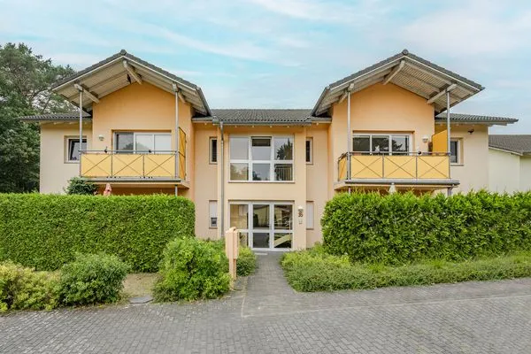 Fassade / Eingang  Ferienwohnung Gestrandet mit Terrasse, Parkplatz und WLAN
