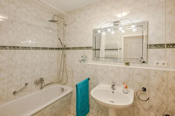 Badezimmer  Ferienwohnung Gestrandet mit Terrasse, Parkplatz und WLAN