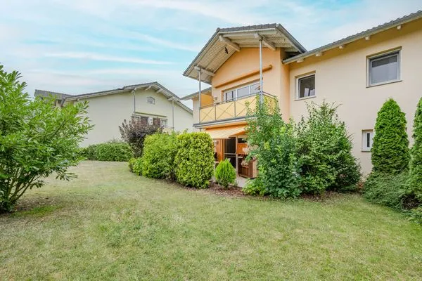 Fassade / Eingang  Ferienwohnung Gestrandet mit Terrasse, Parkplatz und WLAN