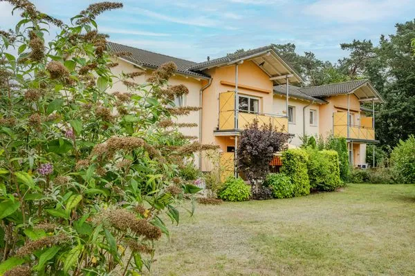 Fassade / Eingang  Ferienwohnung Gestrandet mit Terrasse, Parkplatz und WLAN
