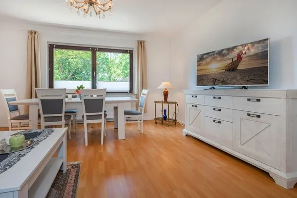 Hauptansicht  Ferienhaus Mellenthin mit großer Terrasse - Hund willkommen