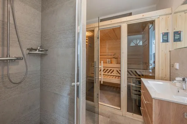 Badezimmer  Ferienhaus Stettiner Haffblick mit Sauna, Kamin und Terrasse