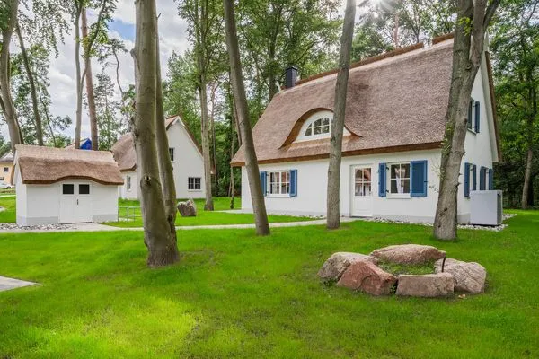 Hauptansicht  Ferienhaus Im Kiefernwäldchen mit Sauna, Kamin und Terrasse