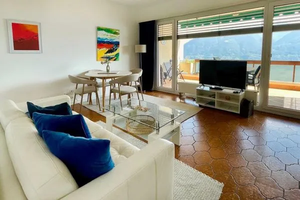 Wohnzimmer  Eckwohnung C06