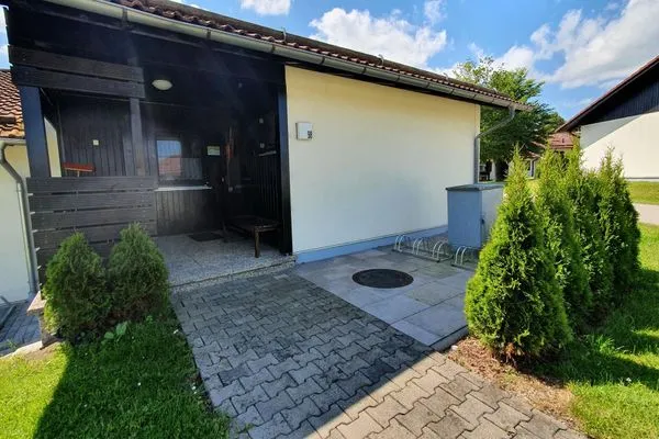 Fassade / Eingang Feriendorf Hochbergle Haus 98