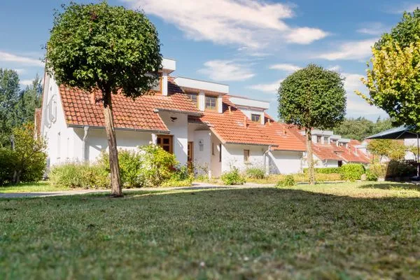 Hausansicht Ferienpark Freesenbruch Reihenhaus 6a - Möwe