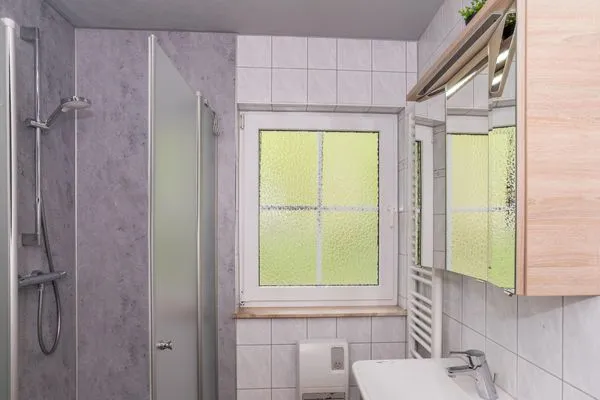 Bad mit Dusch und WC Am Deich Am Deich Haus 32