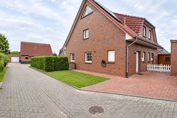  Haus Seefahrer Dornumersiel - Hauptansicht