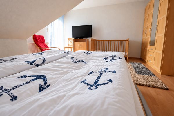  Haus Seefahrer Dornumersiel - Schlafzimmer