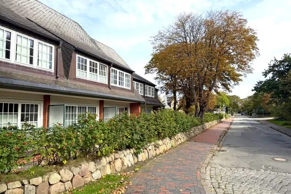 Nachbarschaft  Kirchenweg 15b, EG