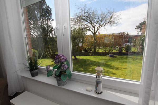  Haus Seeanemone Dornumersiel - Gartenblick