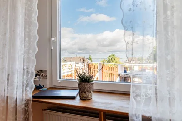 Schlafzimmer mit Meerblick und 2 zusammengestellten Einzelbetten  Nordkiek No. 8
