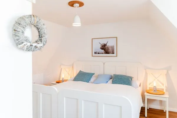 Schlafzimmer mit Meerblick und 2 zusammengestellten Einzelbetten  Nordkiek No. 8
