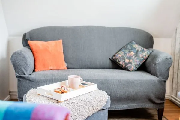 Wohnzimmer mit TV, Sofa, Leseecke, Spielesammlung  Nordkiek No. 8