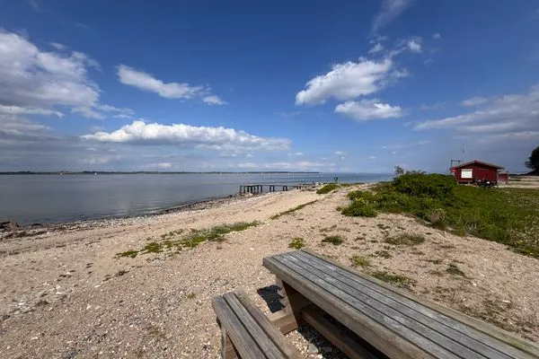 Nur 500 m entfernt: Der Strand von Westerholz mit Badebrücke, DLRG, Kinderspielplatz  Nordkiek No. 8