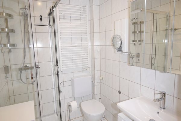  Haus Windböe Dornumersiel - Badezimmer