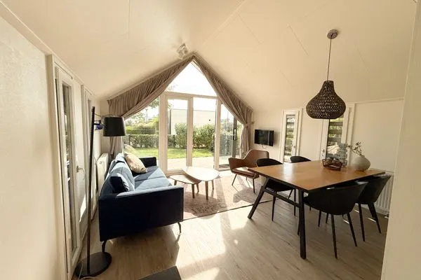  EuroParcs Marina Strandbad Chalet IJsselNest mit Zaun Haus Nr. 416