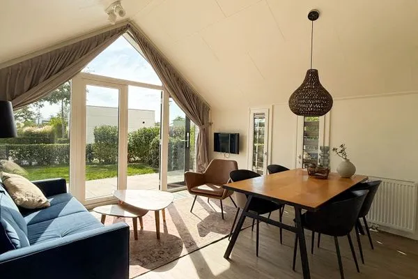  EuroParcs Marina Strandbad Chalet IJsselNest mit Zaun Haus Nr. 416