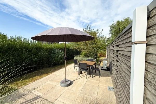  EuroParcs Marina Strandbad Chalet IJsselNest mit Zaun Haus Nr. 416
