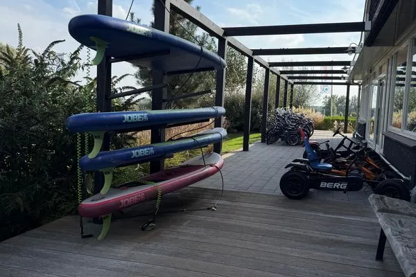  EuroParcs Marina Strandbad Chalet IJsselNest mit Zaun Haus Nr. 416