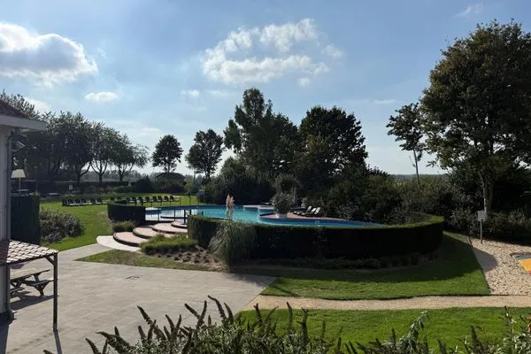  EuroParcs Marina Strandbad Chalet IJsselNest mit Zaun Haus Nr. 416