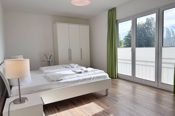 Moderne Erdgeschosswohnung mit 3 Schlafzimmern und Kamin