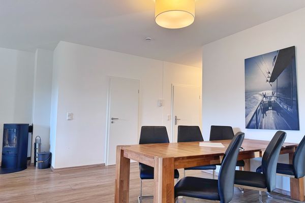 Moderne Erdgeschosswohnung mit 3 Schlafzimmern und Kamin
