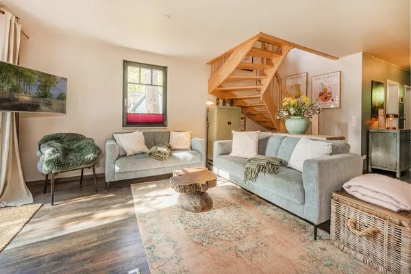 Wohnzimmer  Ferienhaus Ferdinand mit Sauna, Kamin und Terrasse - Hunde willkommen