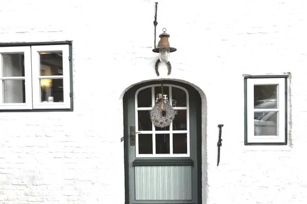 Fassade / Eingang  Doppelhaushälfte unter Reet