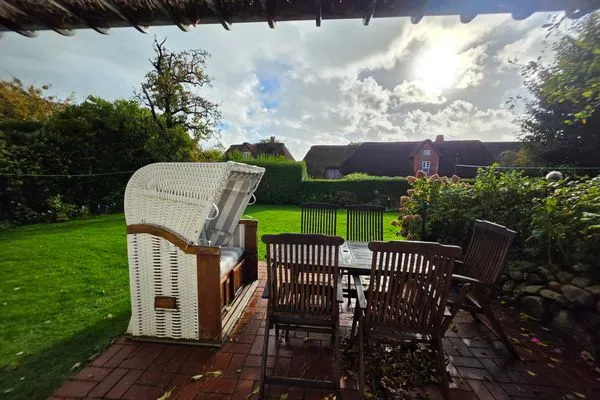 Terrasse  Doppelhaushälfte unter Reet
