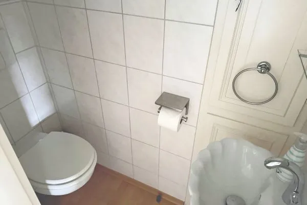 Gäste-WC  Kampener Weg 4 - „Peters Ausguck“