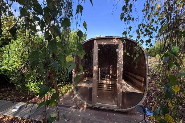 Die Gartensauna mit Außendusche  Haifischsieben