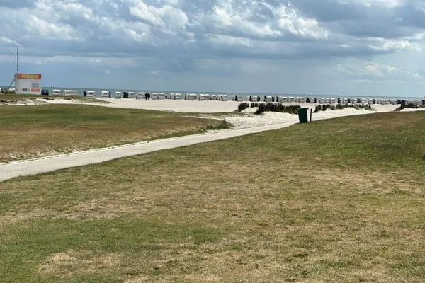 Strand  Meerblick (50.4.N)