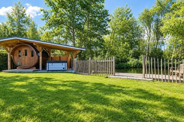 Garten  Ferienhaus "Rachel III" im Ferienpark Holm an der Ostsee