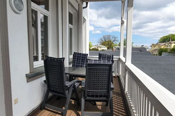 Balkon  helle Ferienwohnung, strandnah mit großem Balkon