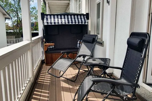 Balkon  helle Ferienwohnung, strandnah mit großem Balkon