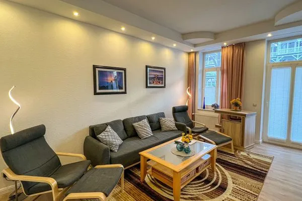 Wohnzimmer  helle Ferienwohnung, strandnah mit großem Balkon