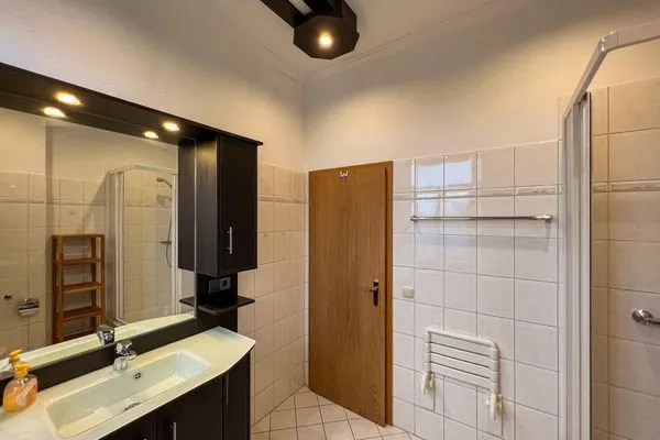 Badezimmer  helle Ferienwohnung, strandnah mit großem Balkon