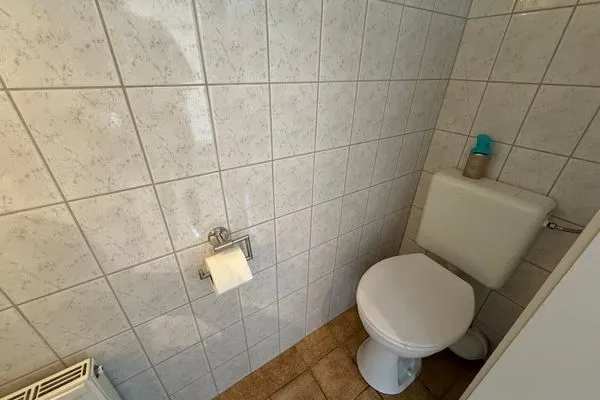 Gäste-WC Ferienwohnung im Haus Strandstr.22 Hoja App. 63/ TG Platz Nr. 105  obere Ebene