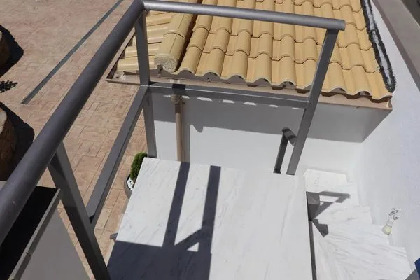 Treppe zum Eingang  Assini View