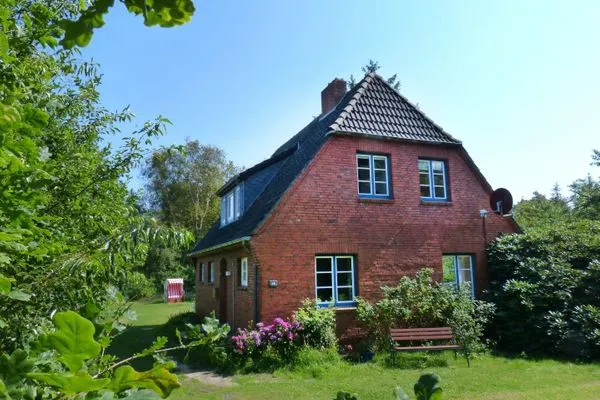 Ferienhaus Koggenhüs mit Garten in Norddorf auf Amrum  Ferienhaus *Koggenhüs*