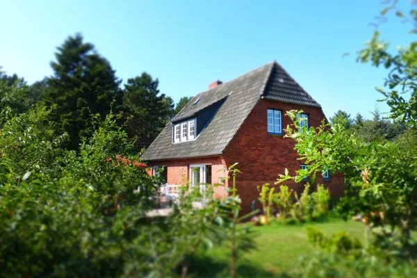 Ferienhaus Koggenhüs mit Garten in Norddorf auf Amrum  Ferienhaus *Koggenhüs*