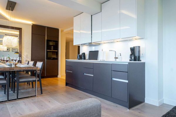 Exklusive Suite mit Sauna, Panorama-Fenstern & Ostseeflair