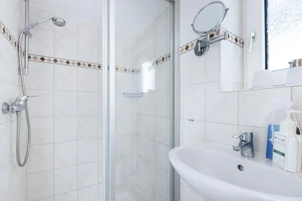 Badezimmer  Haus Weissenburg Whg. Garten West